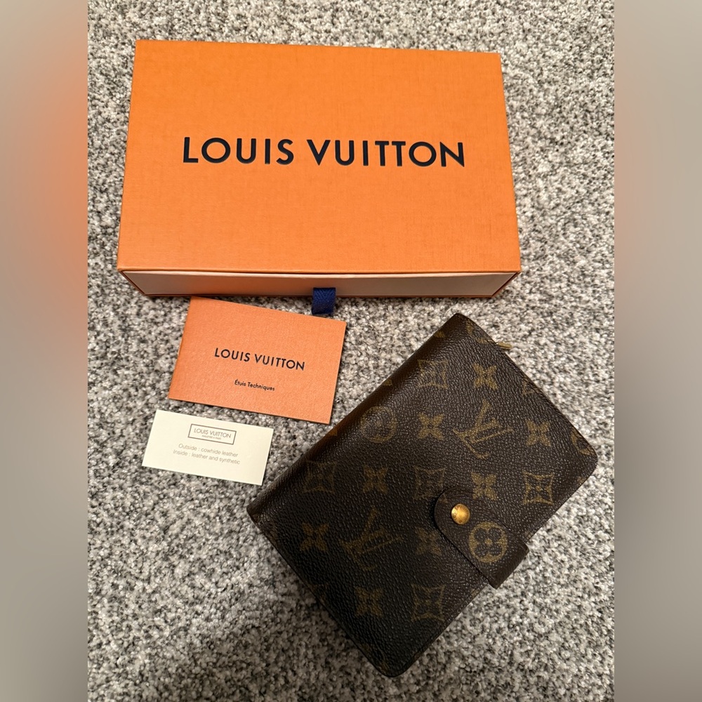 Louis Vuitton Monogram Wallet /Passport Holder